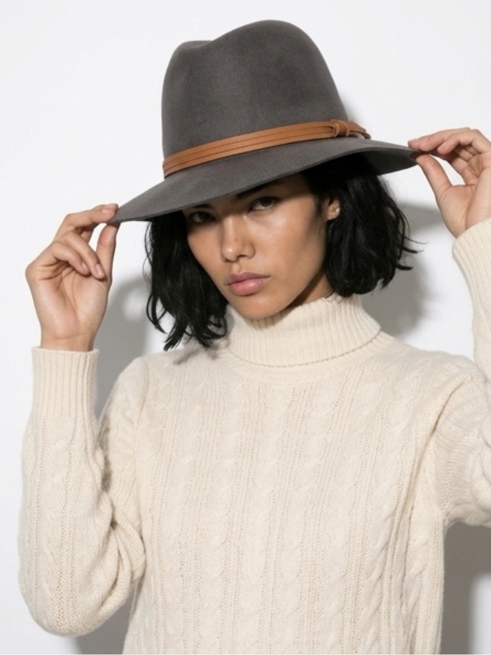 Goorin Bros Wool Felt Fedora w/Tan Leather Band, Grey, M 22.5”